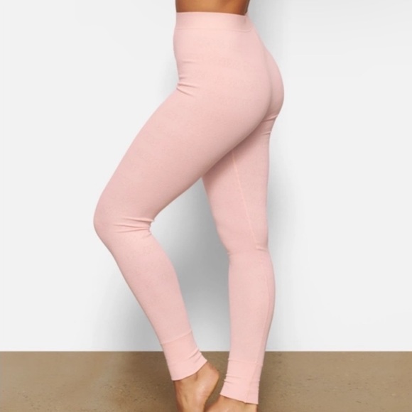 🌸SKIMS POINTELLE LOGO LEGGINGS IN QUARTZ PINK L - Picture 2 of 4